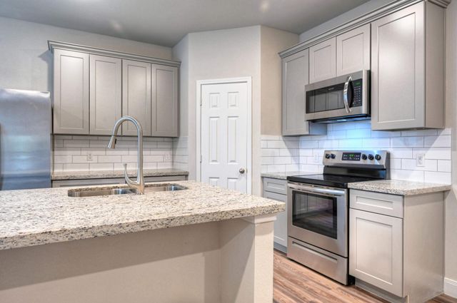 9175 Inwood, Willis, TX 77318