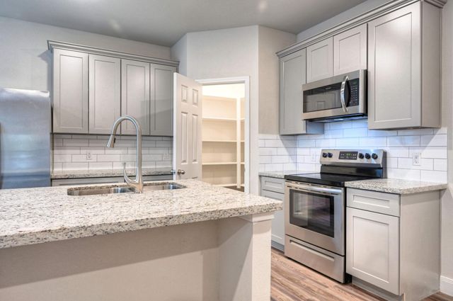 9175 Inwood, Willis, TX 77318