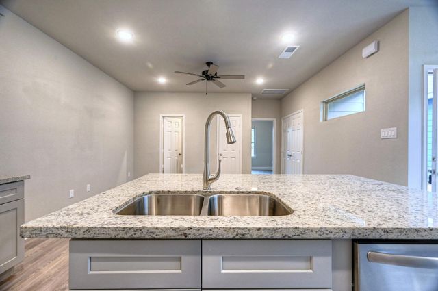 9175 Inwood, Willis, TX 77318