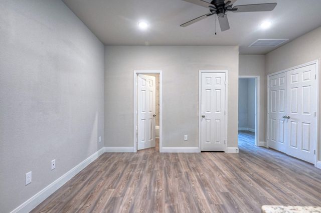 9175 Inwood, Willis, TX 77318