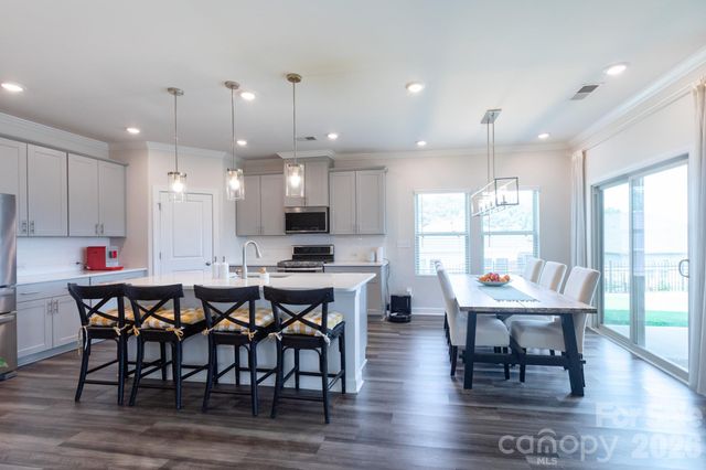 11809 Red Leaf Drive, Charlotte, NC 28215