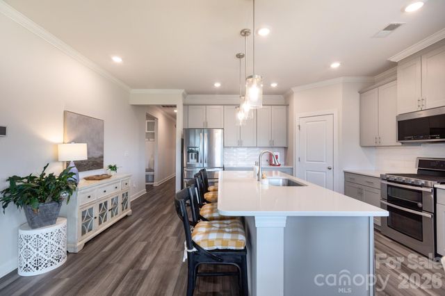 11809 Red Leaf Drive, Charlotte, NC 28215