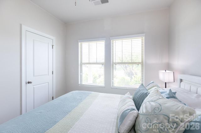 11809 Red Leaf Drive, Charlotte, NC 28215
