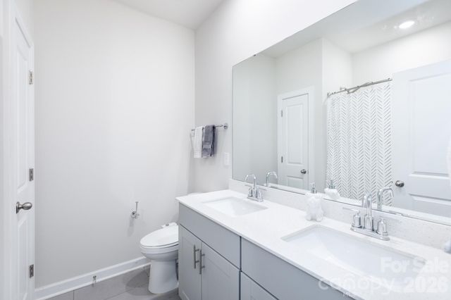 11809 Red Leaf Drive, Charlotte, NC 28215