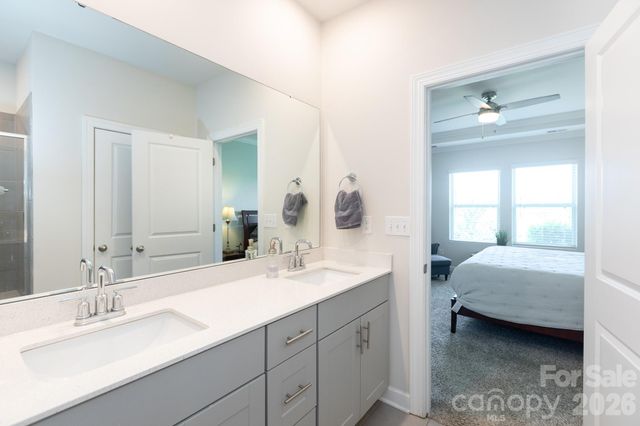 11809 Red Leaf Drive, Charlotte, NC 28215