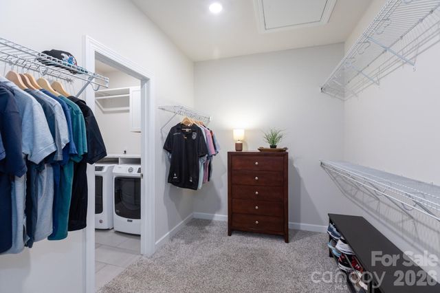 11809 Red Leaf Drive, Charlotte, NC 28215