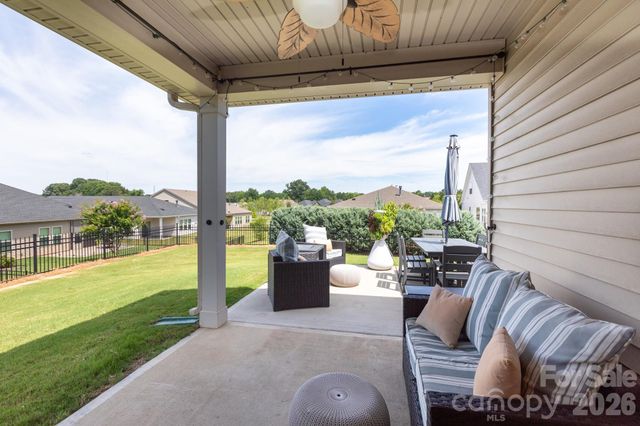 11809 Red Leaf Drive, Charlotte, NC 28215