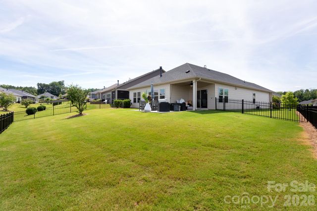 11809 Red Leaf Drive, Charlotte, NC 28215