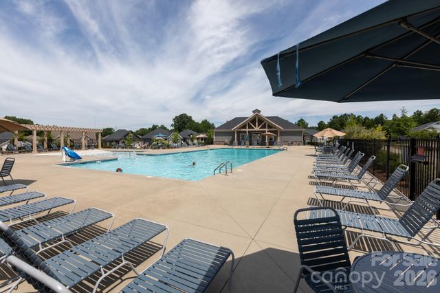 11809 Red Leaf Drive, Charlotte, NC 28215