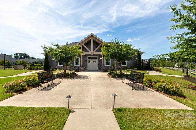 11809 Red Leaf Drive, Charlotte, NC 28215