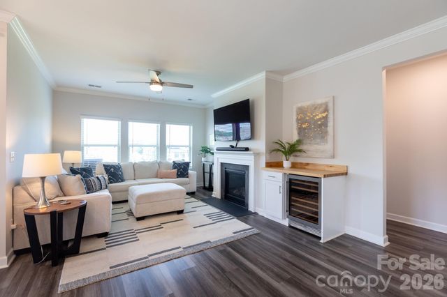 11809 Red Leaf Drive, Charlotte, NC 28215