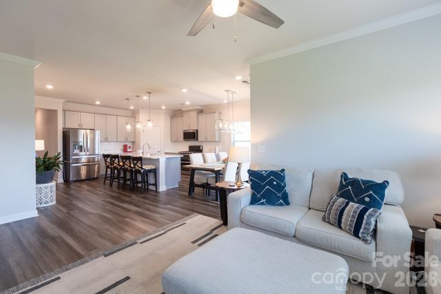 11809 Red Leaf Drive, Charlotte, NC 28215