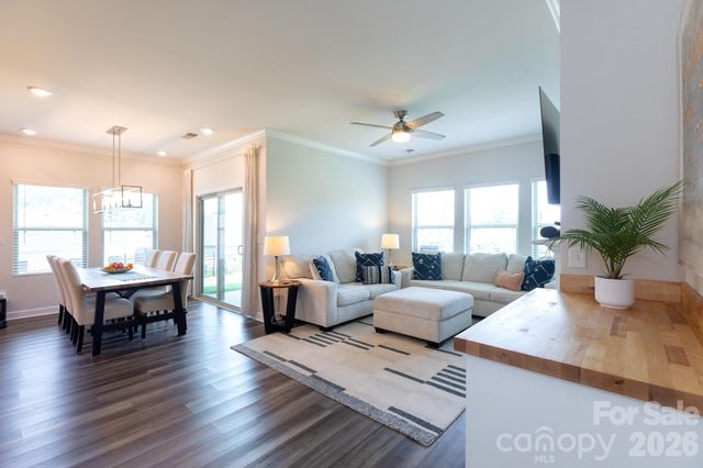 11809 Red Leaf Drive, Charlotte, NC 28215