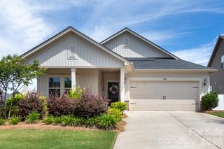 11809 Red Leaf Drive, Charlotte, NC 28215