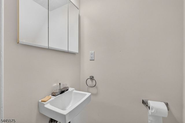 181 Livingston St, Clifton City, NJ 07013