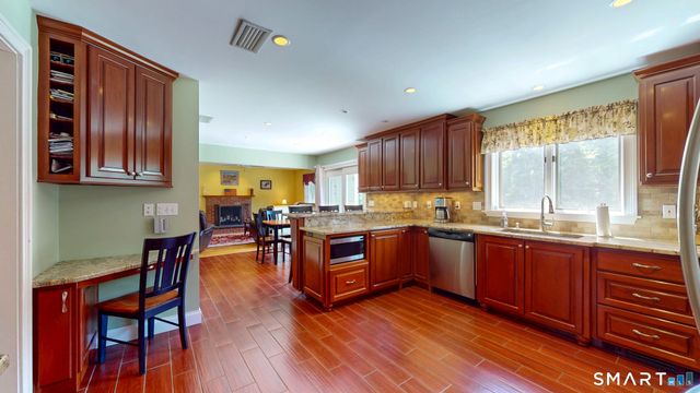 52 Jasmine Lane, Glastonbury, CT 06033