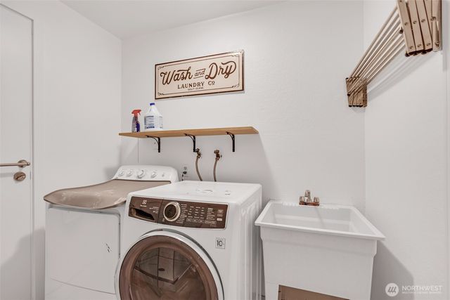 20042 12th Avenue NE, Shoreline, WA 98155