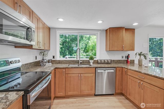 20042 12th Avenue NE, Shoreline, WA 98155