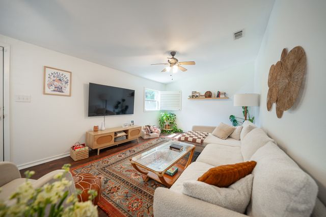 2017 Bluebonnet Drive, Fort Worth, TX 76111