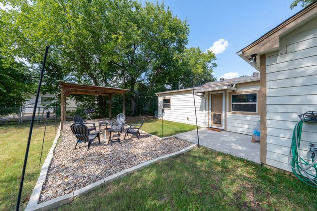 2017 Bluebonnet Drive, Fort Worth, TX 76111