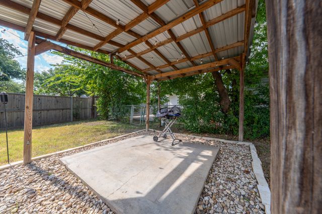 2017 Bluebonnet Drive, Fort Worth, TX 76111