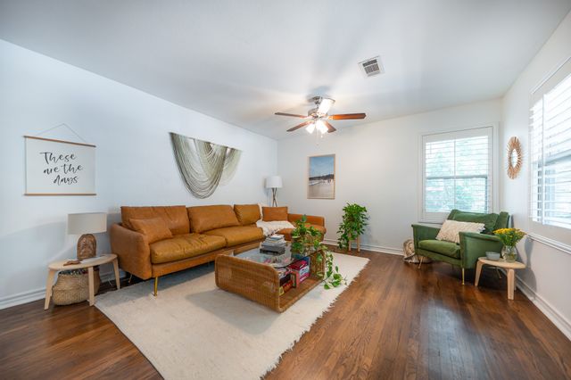 2017 Bluebonnet Drive, Fort Worth, TX 76111