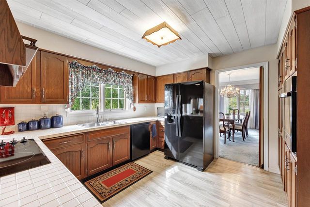 2954 OLD PLANK ROAD, De Pere, WI 54115