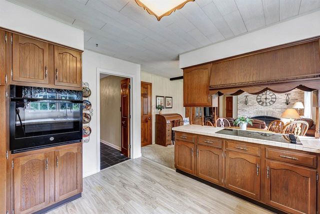 2954 OLD PLANK ROAD, De Pere, WI 54115