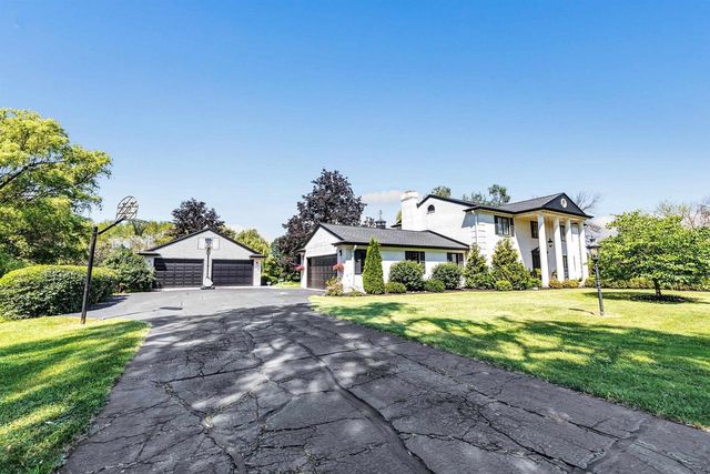 2954 OLD PLANK ROAD, De Pere, WI 54115