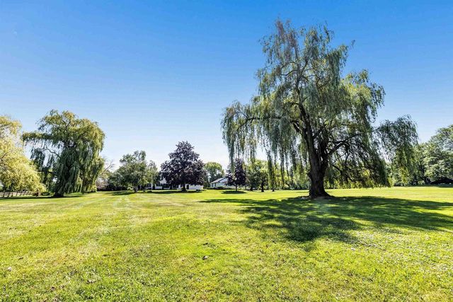 2954 OLD PLANK ROAD, De Pere, WI 54115