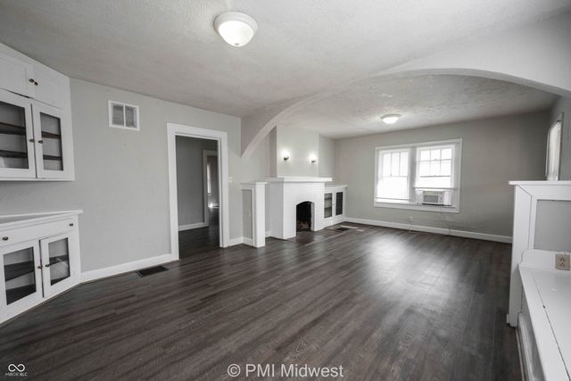 824 E 44th Street, Indianapolis, IN 46205