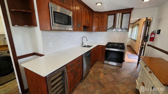 50 Patton Drive, Sayreville, NJ 08872
