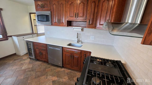 50 Patton Drive, Sayreville, NJ 08872