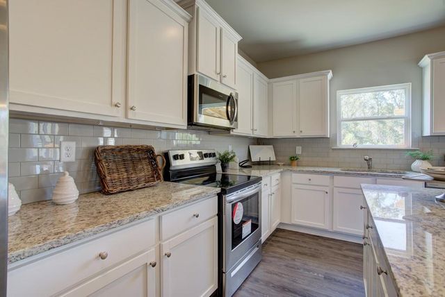 96 Purackal Lane, Statham, GA 30666
