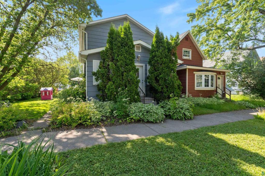 2021 Ohio Ave, Superior, WI 54880