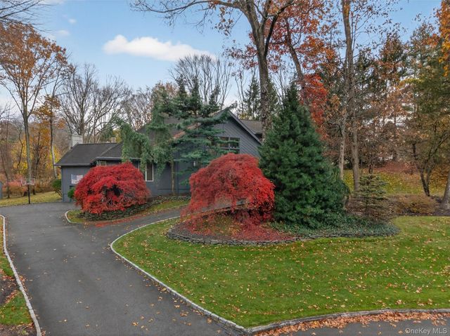 13 Zeck Court, Montebello, NY 10901
