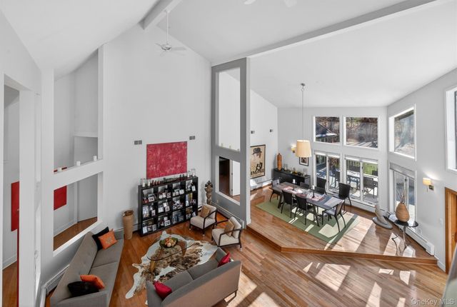 13 Zeck Court, Montebello, NY 10901