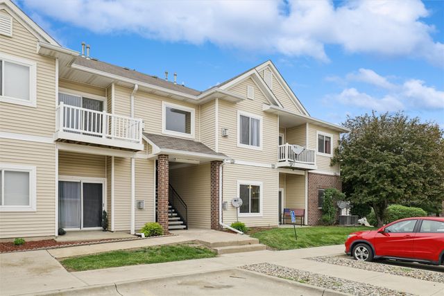 1720 SE LA Grant Parkway 13, Waukee, IA 50263