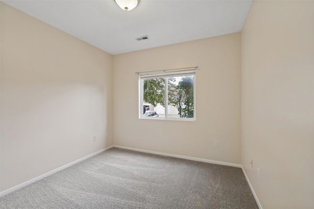 1720 SE LA Grant Parkway 13, Waukee, IA 50263