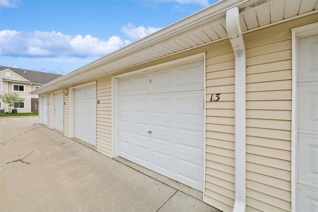 1720 SE LA Grant Parkway 13, Waukee, IA 50263