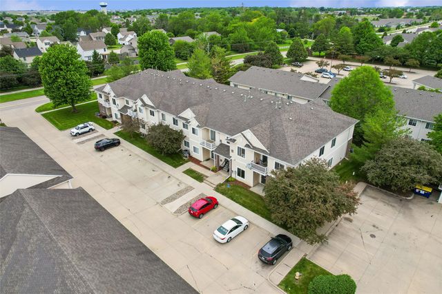1720 SE LA Grant Parkway 13, Waukee, IA 50263