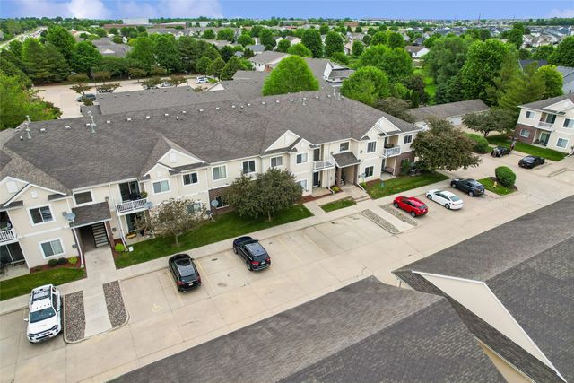 1720 SE LA Grant Parkway 13, Waukee, IA 50263
