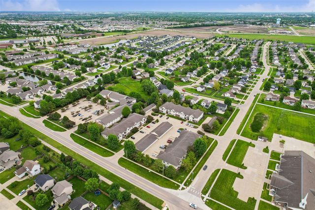 1720 SE LA Grant Parkway 13, Waukee, IA 50263