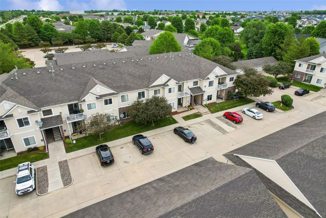 1720 SE LA Grant Parkway 13, Waukee, IA 50263