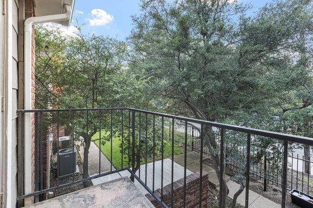 7510 Holly Hill Drive 152, Dallas, TX 75231