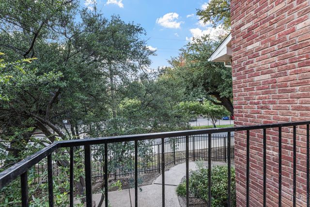 7510 Holly Hill Drive 152, Dallas, TX 75231