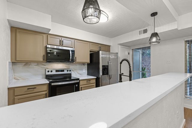 7510 Holly Hill Drive 152, Dallas, TX 75231