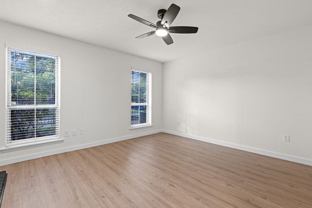 7510 Holly Hill Drive 152, Dallas, TX 75231