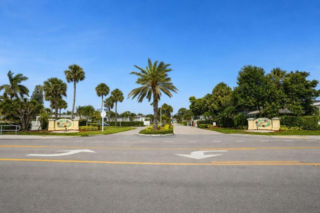 6164 N Ironwood Lane, Atlantis, FL 33462