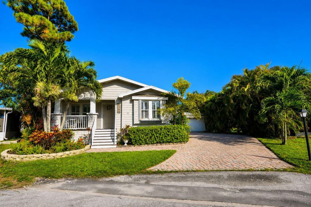 6164 N Ironwood Lane, Atlantis, FL 33462